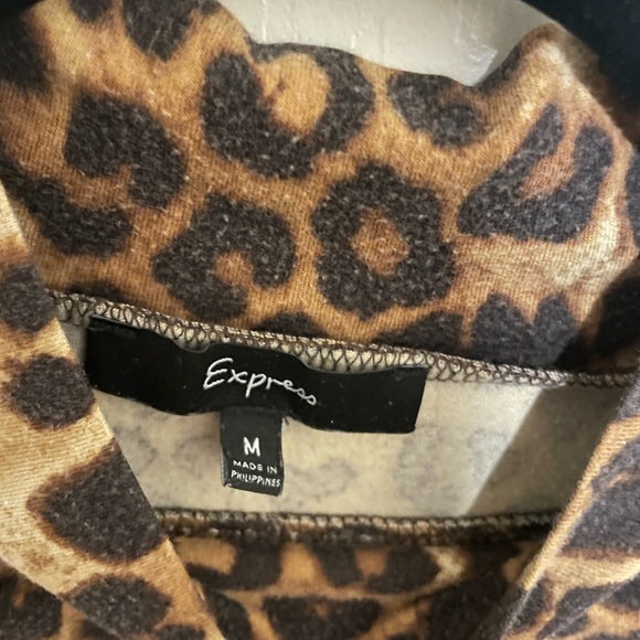 Animal Print Top - Picture 2 of 2